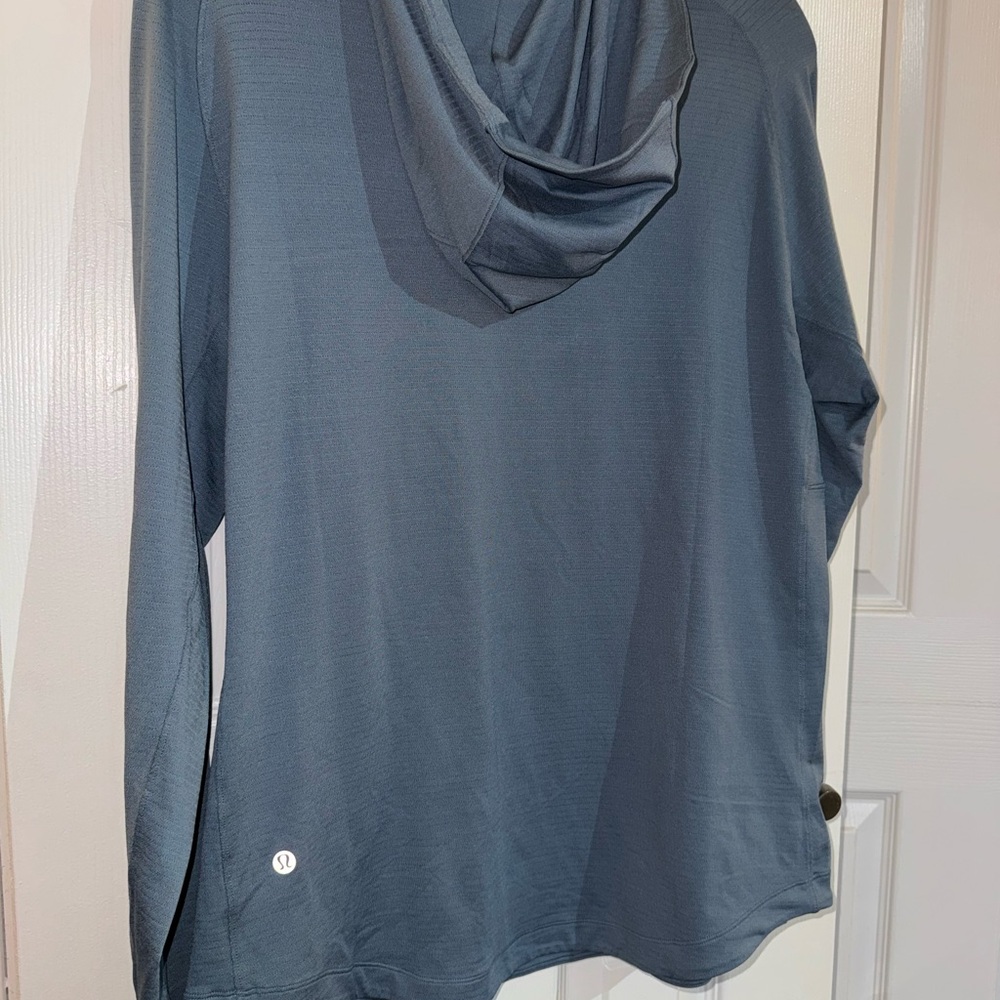 Men’s Lululemon Athletica License to Train Hoodie in Steel Blue, Size Medium